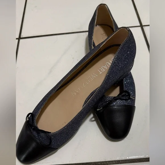 Stuart Weitzman
Sleek Bow Leather-Trimmed Sparkle Mesh Flats/ Size 8/ Like New - Picture 5 of 8